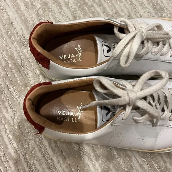Veja Women’s Esplar Sneaker in White w Burgundy Snakeskin Size 37 - Picture 3 of 12